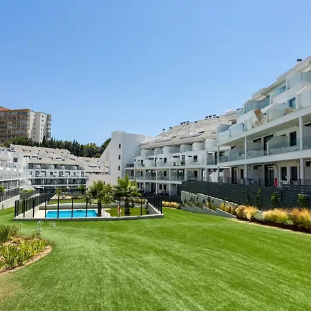 Med Hills 2br Pool Views *